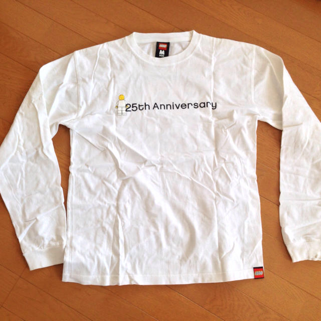 Lego(レゴ)のLEGO ロン Tシャツ 25TH Mサイズ メンズのトップス(Tシャツ/カットソー(七分/長袖))の商品写真