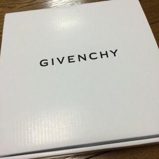 ジバンシィ(GIVENCHY)の☆GIVENCHYお皿セット(食器)