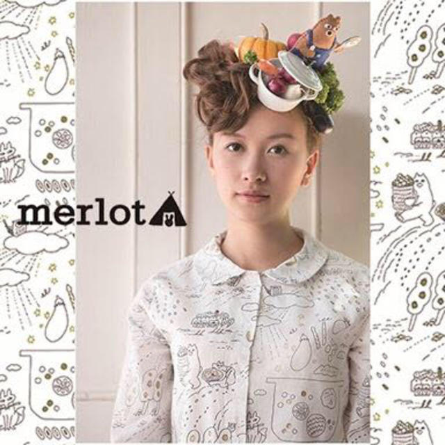 merlot(メルロー)の【値下げ】merlot 柄ブラウス レディースのトップス(シャツ/ブラウス(長袖/七分))の商品写真