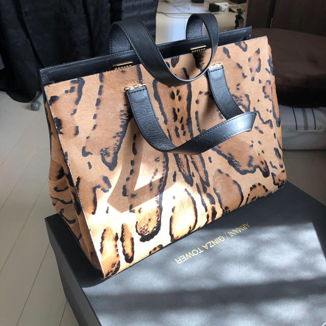 Giorgio Armani(ジョルジオアルマーニ)のクッキー様専用ジョルジオアルマーニ  鞄 ハラコ  新品未使用❗️ レディースのバッグ(トートバッグ)の商品写真