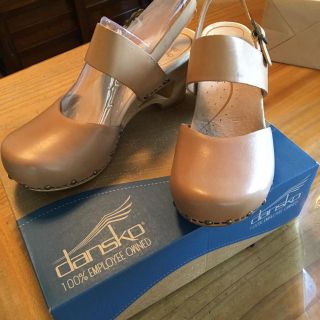 ダンスコ(dansko)のdansko フルグレイン サンダル Thea シィア 38(サンダル)