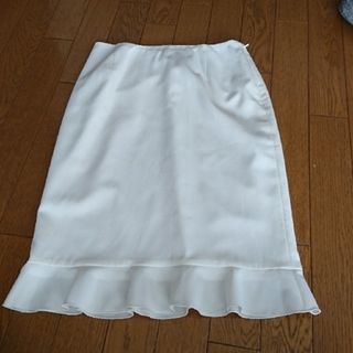 プロポーションボディドレッシング(PROPORTION BODY DRESSING)のPROPORTION BODY DRESSING 白スカート 膝丈 裾ヒラヒラ(ひざ丈スカート)