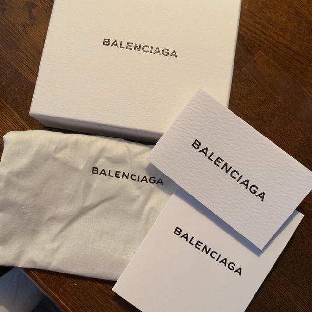 Balenciaga(バレンシアガ)のtomson様専用！BALENCIAGA レザー カードケース 新品未使用 レディースのファッション小物(名刺入れ/定期入れ)の商品写真