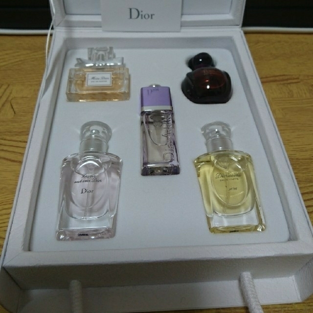 Dior ミニチュア香水5本セット 2
