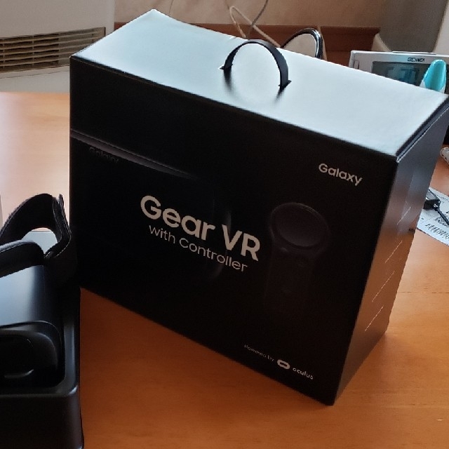 SAMSUNG(サムスン)のGalaxy Gear VR with Controller 【美品】 スマホ/家電/カメラのテレビ/映像機器(その他)の商品写真