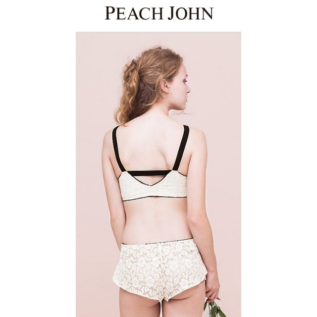 PEACH JOHN(ピーチジョン)の【ピーチ・ジョン】ナイトブラセット〔未使用 美品〕 レディースの下着/アンダーウェア(ブラ&ショーツセット)の商品写真