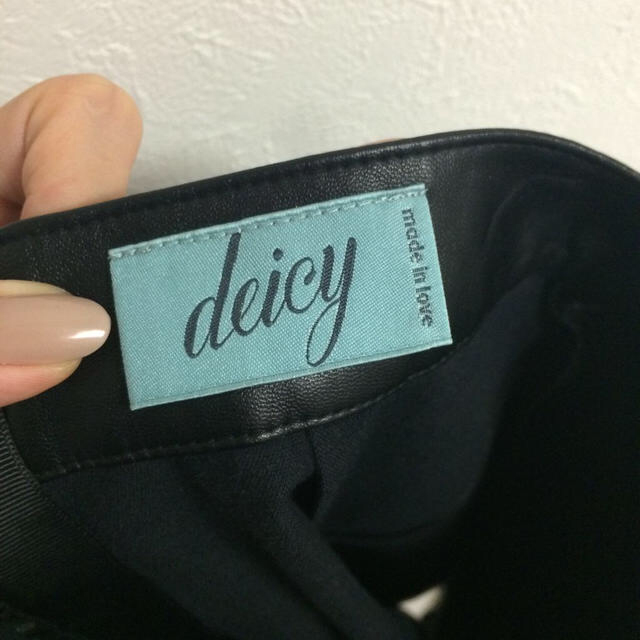 deicy(デイシー)のdeicyレザースカート レディースのスカート(ひざ丈スカート)の商品写真