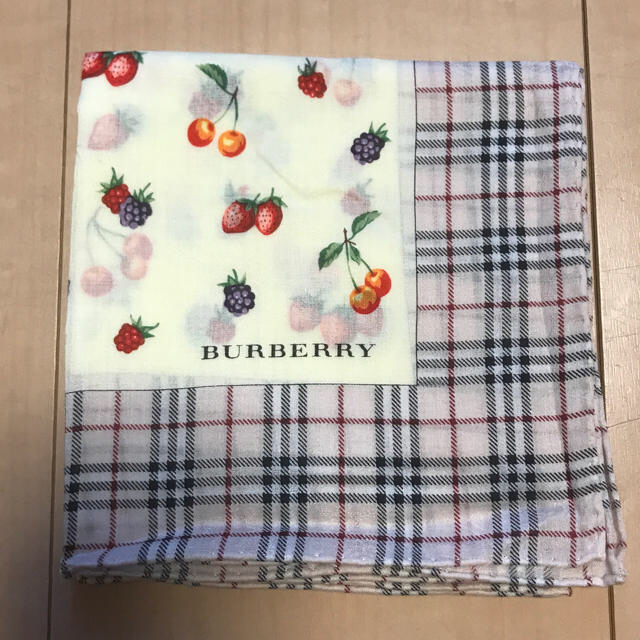 BURBERRY(バーバリー)のBurberry ハンカチ レディースのファッション小物(ハンカチ)の商品写真