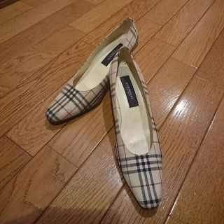 バーバリー(BURBERRY)のBURBERRY パンプス(ハイヒール/パンプス)