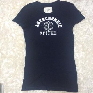 アバクロンビーアンドフィッチ(Abercrombie&Fitch)のアバクロ ネイビーロゴTシャツ(Tシャツ(半袖/袖なし))