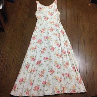 ローラアシュレイ(LAURA ASHLEY)のLAURA ASHLEY花柄マキシワンピ(ロングワンピース/マキシワンピース)