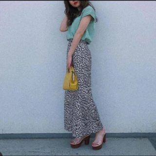 マウジー(moussy)の【moussy】LEOPARD MAXI SKIRT サイズ2 柄WH(ロングスカート)