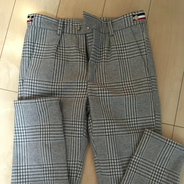 THOM BROWNE(トムブラウン)のトムブラウン？ メンズのパンツ(スラックス)の商品写真