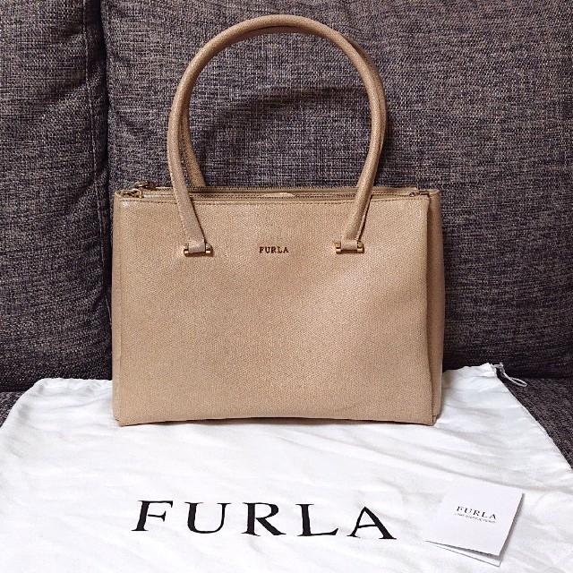 FURLA - 最終値下げ☆A4入ります!FURLA フルラ ハンドバッグ ベージュ ロータス