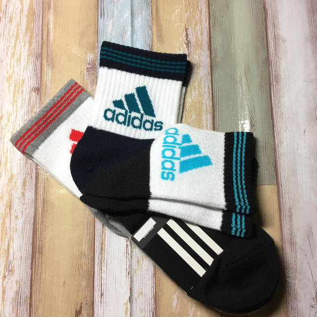 adidas(アディダス)の【3足セット】adidas ソックス【ジュニアサイズ】 キッズ/ベビー/マタニティのこども用ファッション小物(靴下/タイツ)の商品写真