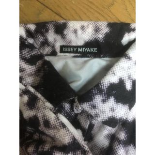 イッセイミヤケ(ISSEY MIYAKE)のisseymiyake 柄シャツ(シャツ)