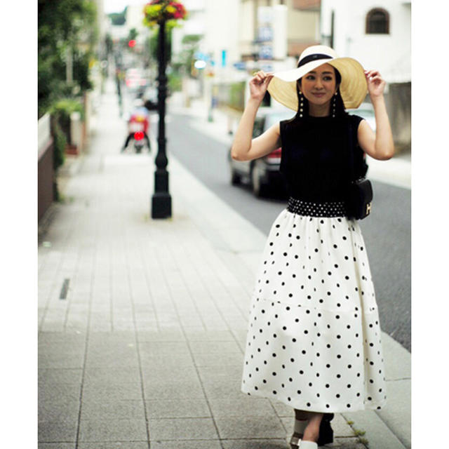 akiki  POLKA DOTS SKIRT/whiteレディース