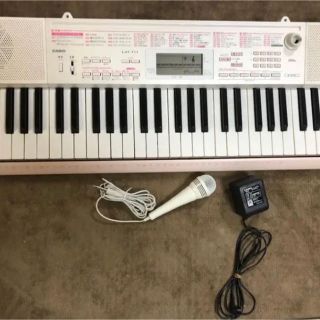 カシオ(CASIO)の❤ほぼ新品❤カシオ 光るキーボード❤(キーボード/シンセサイザー)