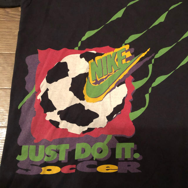 NIKE(ナイキ)の⑧ ナイキ 銀タグ サッカープリント XL メンズのトップス(Tシャツ/カットソー(半袖/袖なし))の商品写真