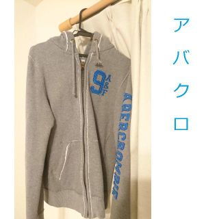 アバクロンビーアンドフィッチ(Abercrombie&Fitch)の【アバクロ】Mサイズメンズパーカー グレー(パーカー)