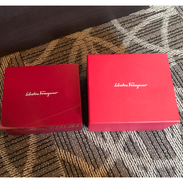 Salvatore Ferragamo(サルヴァトーレフェラガモ)のFerragamo 時計空箱 レディースのバッグ(ショップ袋)の商品写真