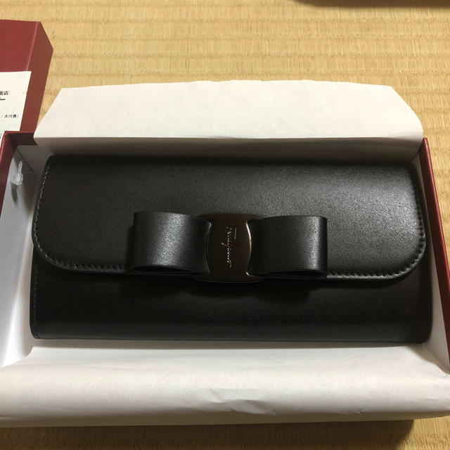 Ferragamo(フェラガモ)のフェラガモ長財布yoko様専用 レディースのファッション小物(財布)の商品写真