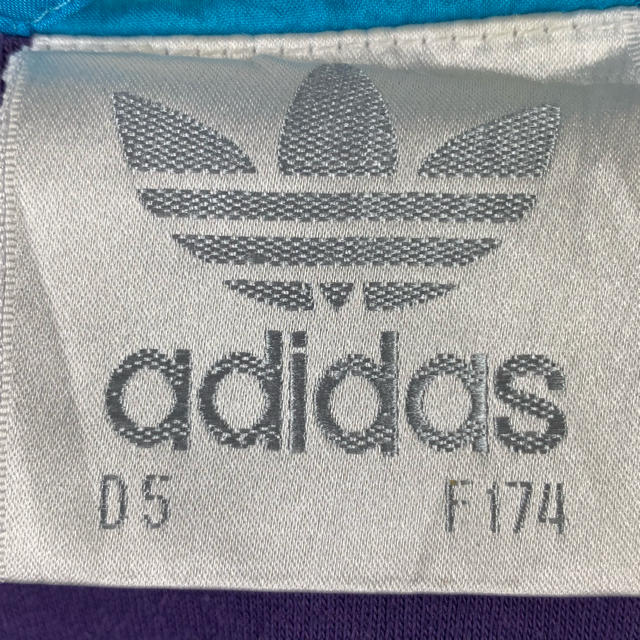 adidas(アディダス)の送料無料！レアカラー！アディダス 銀タグ ゆるだぼ 90s ナイロン 刺繍ロゴ メンズのジャケット/アウター(ナイロンジャケット)の商品写真