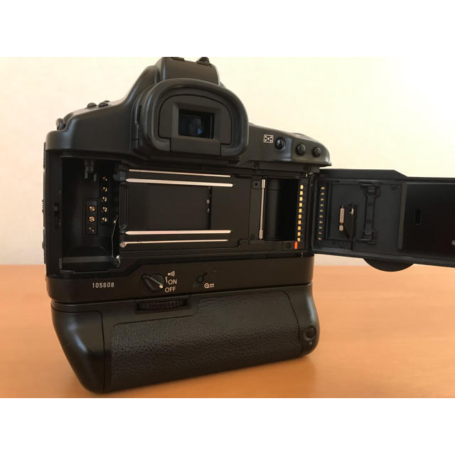 Canon(キヤノン)のキャノン EOS 1V HS  スマホ/家電/カメラのカメラ(フィルムカメラ)の商品写真