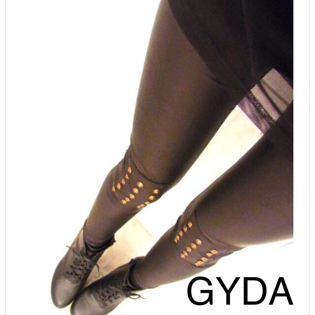 GYDA(ジェイダ)のGYDAニースタッズレギンス レディースのパンツ(その他)の商品写真