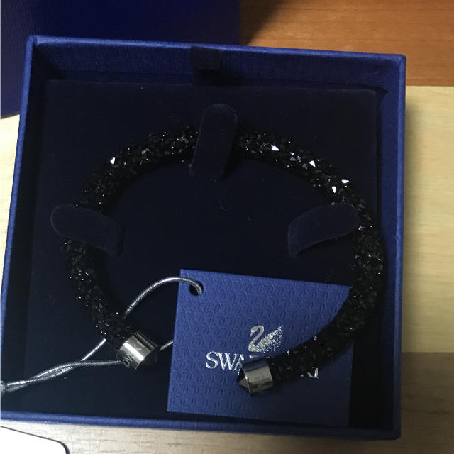 SWAROVSKI(スワロフスキー)のスワロフスキー バングル メンズのアクセサリー(バングル/リストバンド)の商品写真