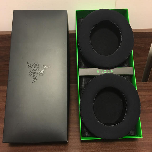 LAZER(レイザー)のRAZER Thresher用冷却ジェル入りオーバルイヤーパッド スマホ/家電/カメラのオーディオ機器(ヘッドフォン/イヤフォン)の商品写真