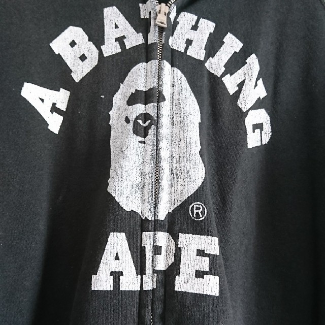 A BATHING APE(アベイシングエイプ)の期間限定出品！アベイシングエイプ  パーカーMサイズ メンズのトップス(パーカー)の商品写真