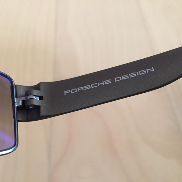 Porsche Design(ポルシェデザイン)のお値下げしました【未使用】ポルシェデザイン サングラス 茶 メンズのファッション小物(サングラス/メガネ)の商品写真