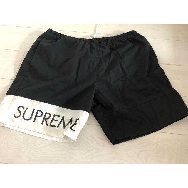 Supreme(シュプリーム)のsupreme swim shorts黒XL メンズのパンツ(ショートパンツ)の商品写真