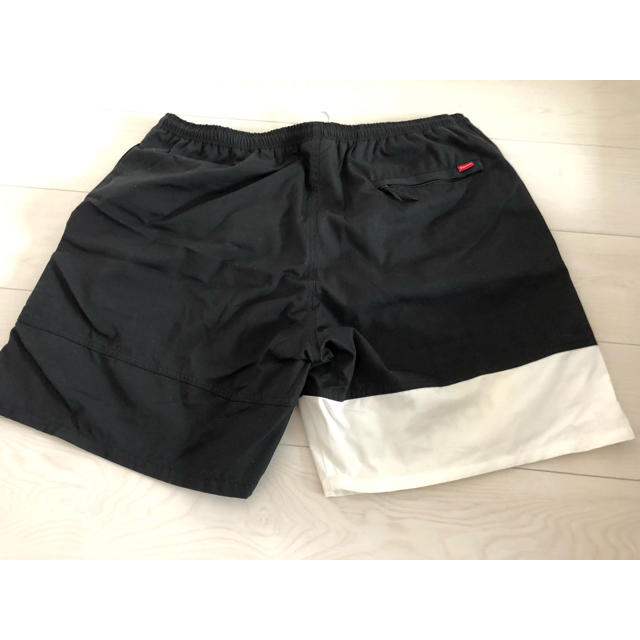 Supreme(シュプリーム)のsupreme swim shorts黒XL メンズのパンツ(ショートパンツ)の商品写真