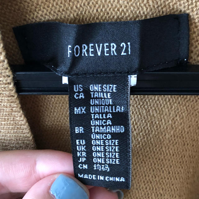 FOREVER 21(フォーエバートゥエンティーワン)のカーディガン レディースのトップス(カーディガン)の商品写真