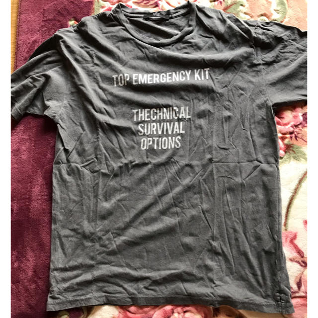 AZUL by moussy(アズールバイマウジー)のメンズ アズール グレー半袖Tシャツ メンズのトップス(Tシャツ/カットソー(半袖/袖なし))の商品写真