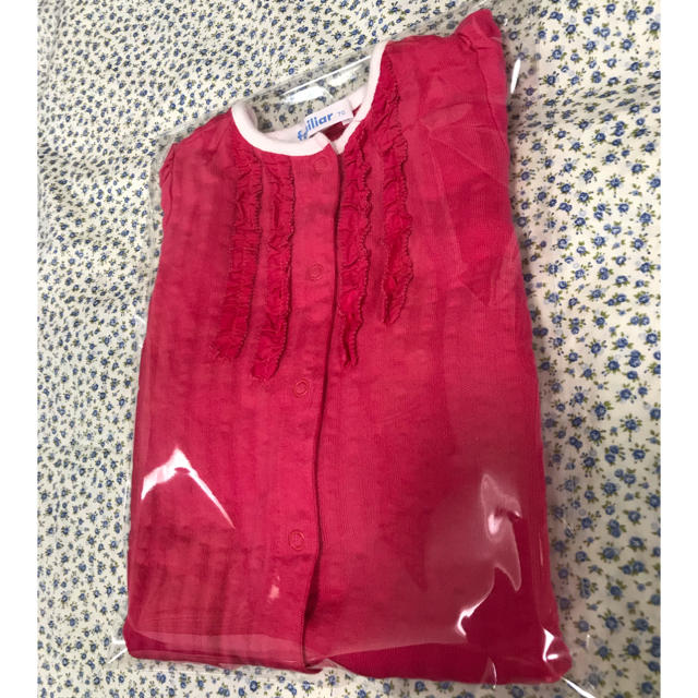 familiar(ファミリア)の【SALE】【美品】ファミリア ピンク フラミンゴ刺繍 ショートオール70日本製 キッズ/ベビー/マタニティのベビー服(~85cm)(カバーオール)の商品写真