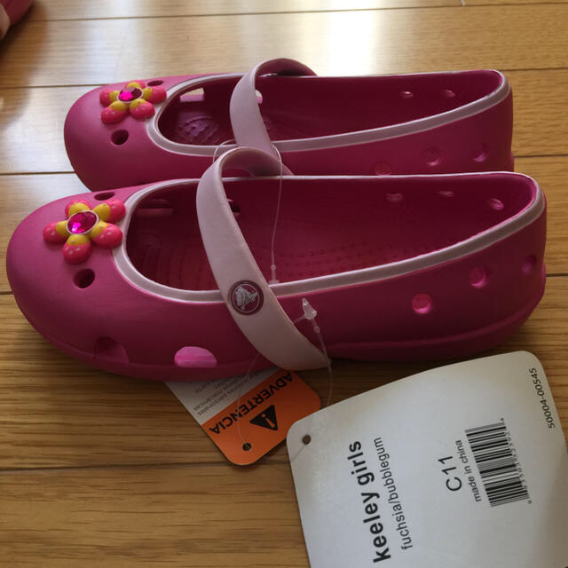 crocs(クロックス)の値下げ！クロックス キッズ/ベビー/マタニティのキッズ靴/シューズ(15cm~)(サンダル)の商品写真