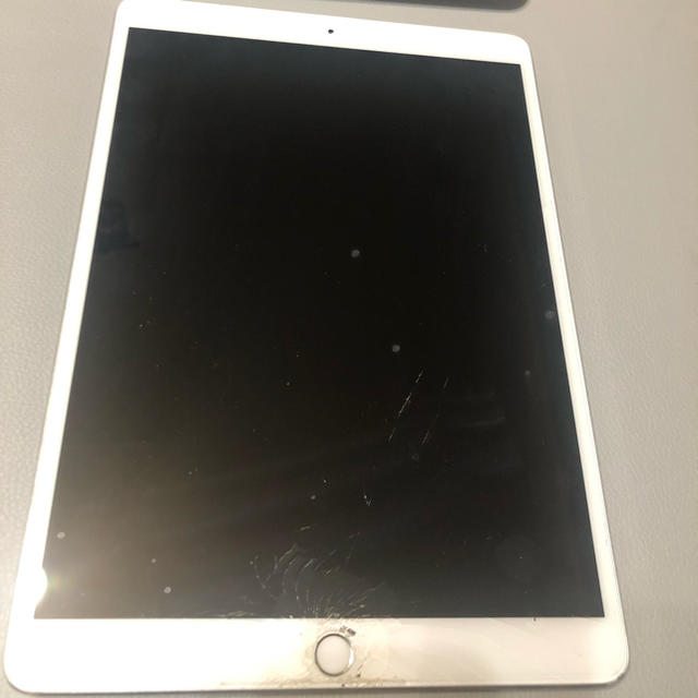 iPad pro10.5。SoftBank64GBジャンク