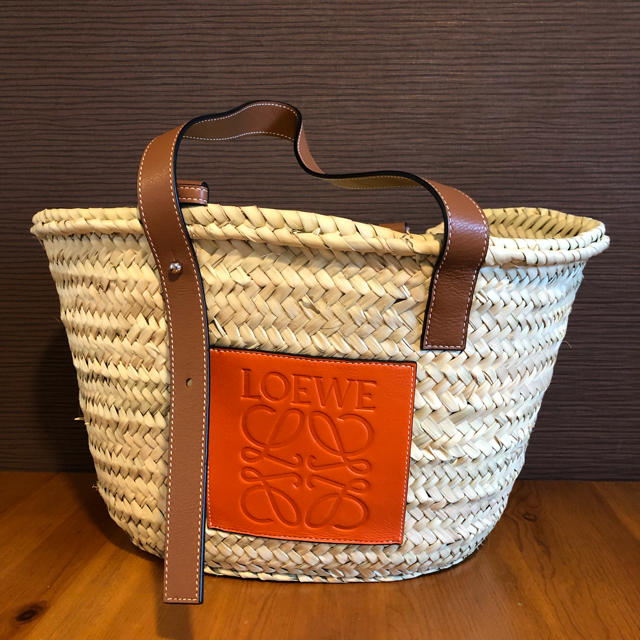 LOEWE(ロエベ)のLoewe カゴバッグ Mサイズ バスケットバッグ レディースのバッグ(かごバッグ/ストローバッグ)の商品写真