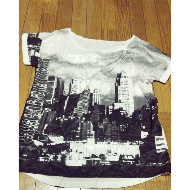 GU(ジーユー)の美品  モノトーン おしゃれTシャツ💋 レディースのトップス(Tシャツ(半袖/袖なし))の商品写真