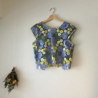 リリーブラウン(Lily Brown)のリリーブラウン♡刺繍♡フラワー(カットソー(半袖/袖なし))