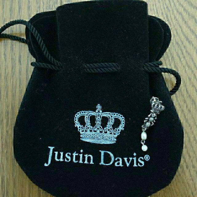 Justin Davis  ジャスティンデイビス  片耳ピアス