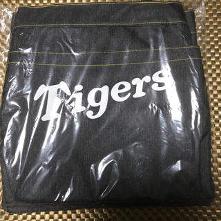 ハンシンタイガース(阪神タイガース)の阪神タイガース2019２WAY　ブラックデニム風の大容量バッグ(応援グッズ)