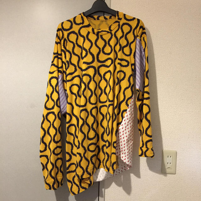 Vivienne Westwood(ヴィヴィアンウエストウッド)のWorld’s end suquiggle top yellow×navy  レディースのトップス(Tシャツ(長袖/七分))の商品写真