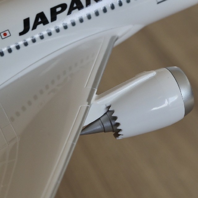 JAL(日本航空)(ジャル(ニホンコウクウ))の新品 JAL B787モデルプレーン エンタメ/ホビーのテーブルゲーム/ホビー(航空機)の商品写真