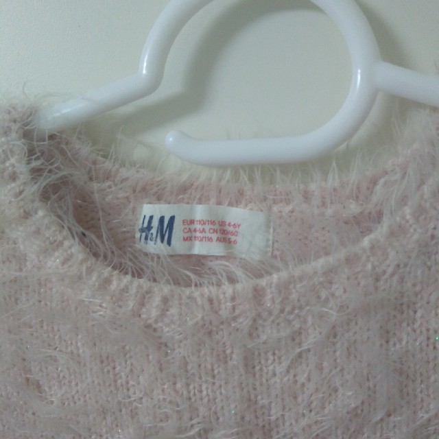 H&M(エイチアンドエム)のH&M モヘアニット 110〜116cm キッズ/ベビー/マタニティのキッズ服女の子用(90cm~)(ニット)の商品写真