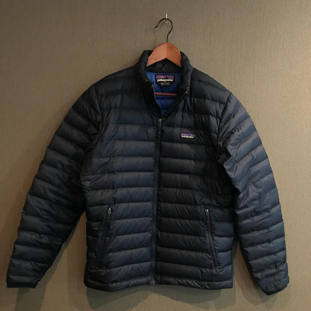 patagonia(パタゴニア)のパタゴニア ライトダウン メンズ Mサイズ メンズのジャケット/アウター(ダウンジャケット)の商品写真