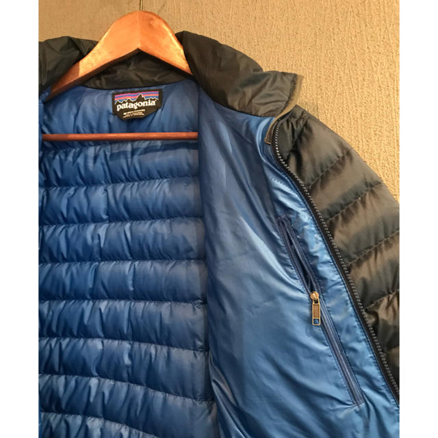 patagonia(パタゴニア)のパタゴニア ライトダウン メンズ Mサイズ メンズのジャケット/アウター(ダウンジャケット)の商品写真